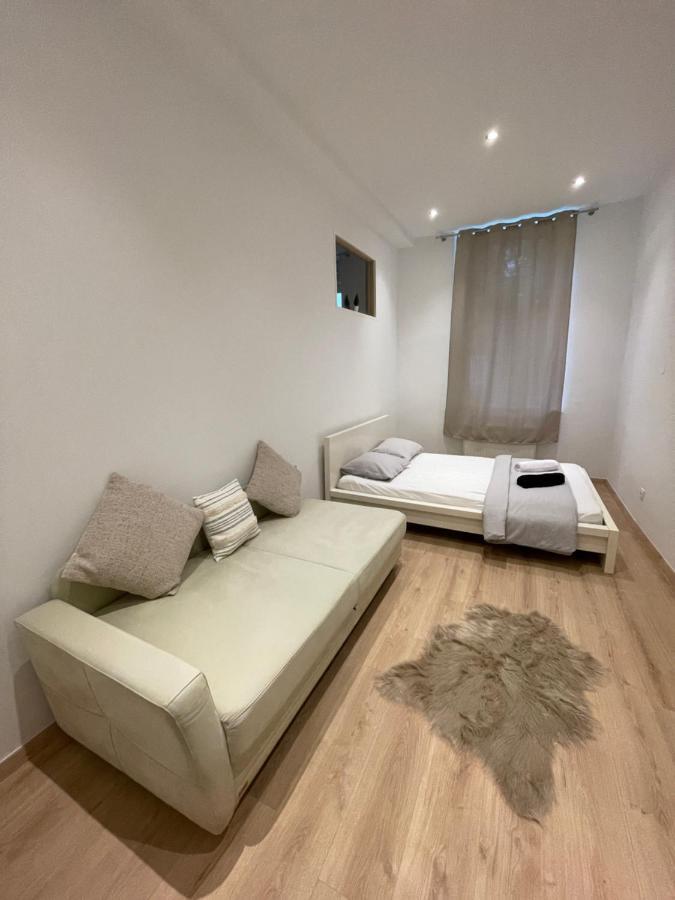 Cozy 8-Person Home In Vienna Located At Haberlgasse 82 N1 Экстерьер фото