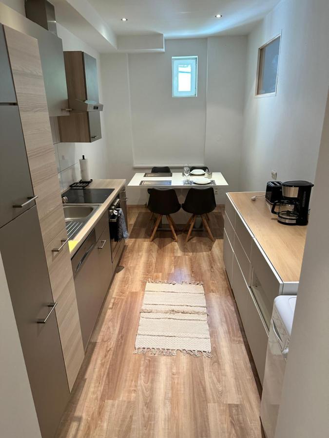Cozy 8-Person Home In Vienna Located At Haberlgasse 82 N1 Экстерьер фото